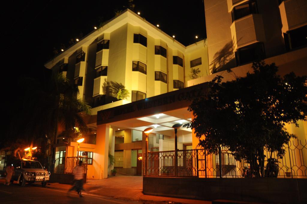 Hotel Western Gatz テーニ エクステリア 写真