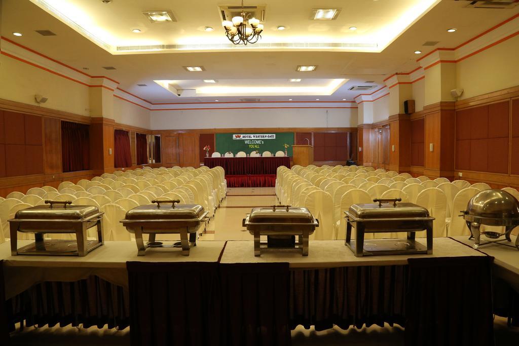 Hotel Western Gatz テーニ エクステリア 写真