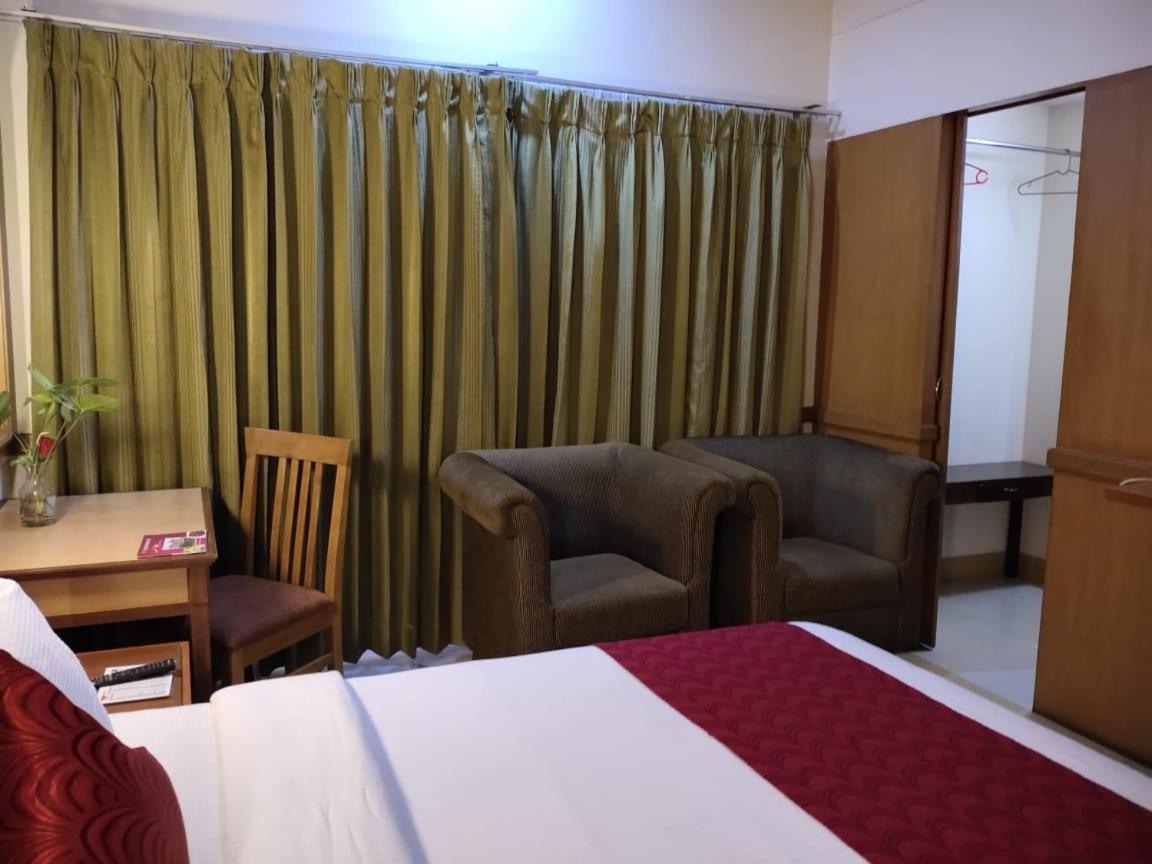 Hotel Western Gatz テーニ エクステリア 写真