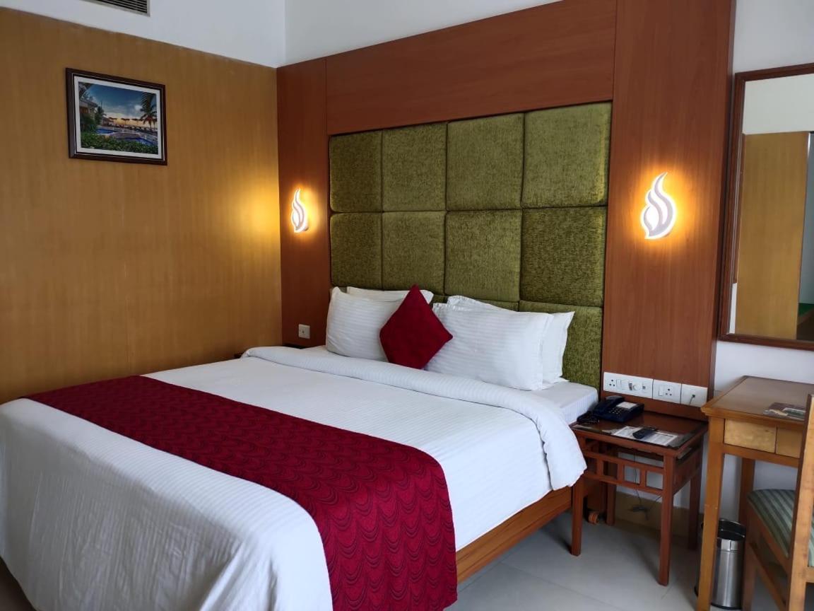 Hotel Western Gatz テーニ エクステリア 写真